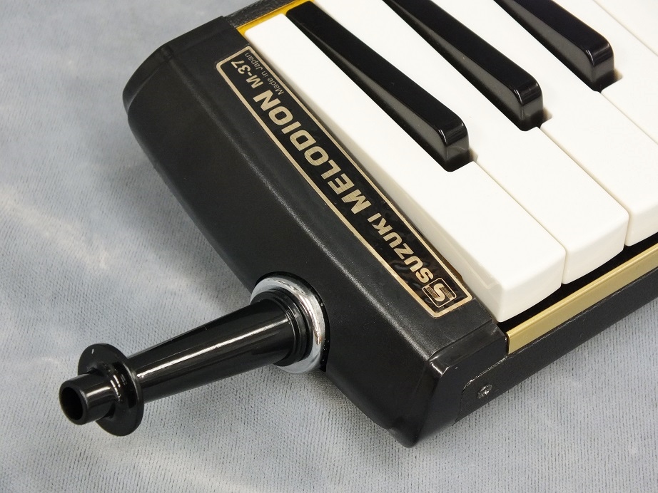 SUZUKI M-37C [メロディオン/アルト37鍵] / ハーモニカ | 谷口楽器